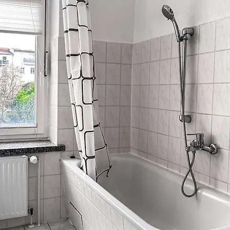Gemuetliche Ferienwohnung Mit Gartennutzung Schwerin  Buitenkant foto
