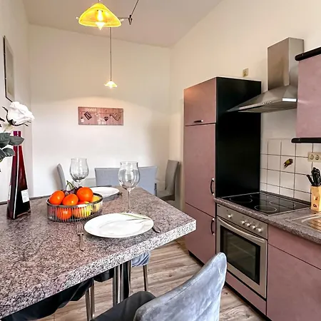 Gemuetliche Ferienwohnung Mit Gartennutzung Schwerin  Buitenkant foto
