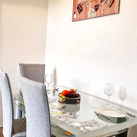 Gemuetliche Ferienwohnung Mit Gartennutzung Schwerin  Buitenkant foto